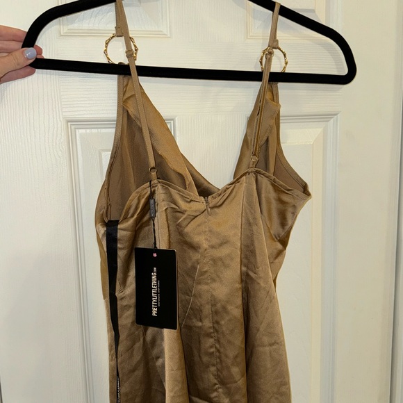 NEW PrettyLittleThing Champagne Satin Cowl Neck Ring Detail Bodycon Dress - Picture 7 of 7